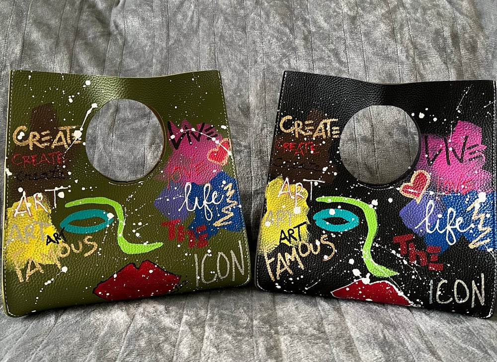 Image of *NEW* Tote'n Around